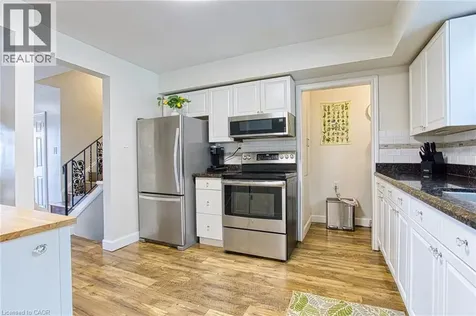 3 Elvia Court Stoney Creek ON L8G 3W8