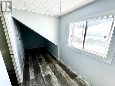124 Third Avenue Hornepayne ON P0M 1Z0