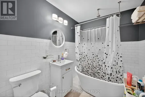 253 King Street Midland ON L4R 3M4