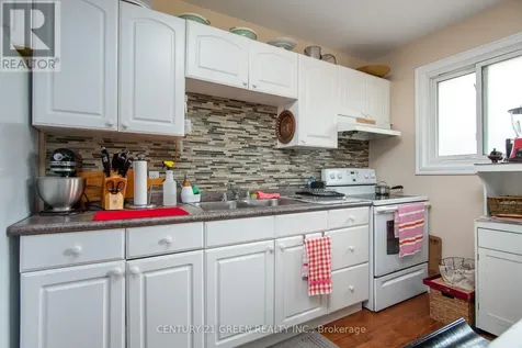 129 River Road East Kitchener ON N2B 2G7
