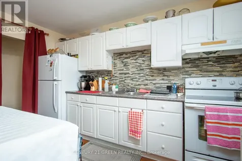 129 River Road East Kitchener ON N2B 2G7