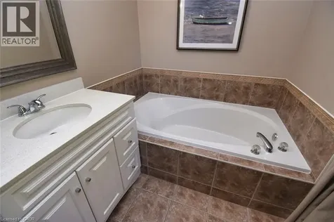 35 Eringate Drive Stoney Creek ON L8J 3Y4