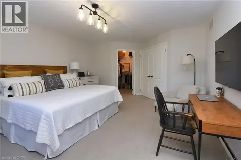 35 Eringate Drive Stoney Creek ON L8J 3Y4
