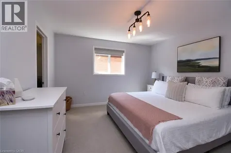 35 Eringate Drive Stoney Creek ON L8J 3Y4