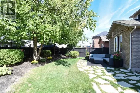 35 Eringate Drive Stoney Creek ON L8J 3Y4