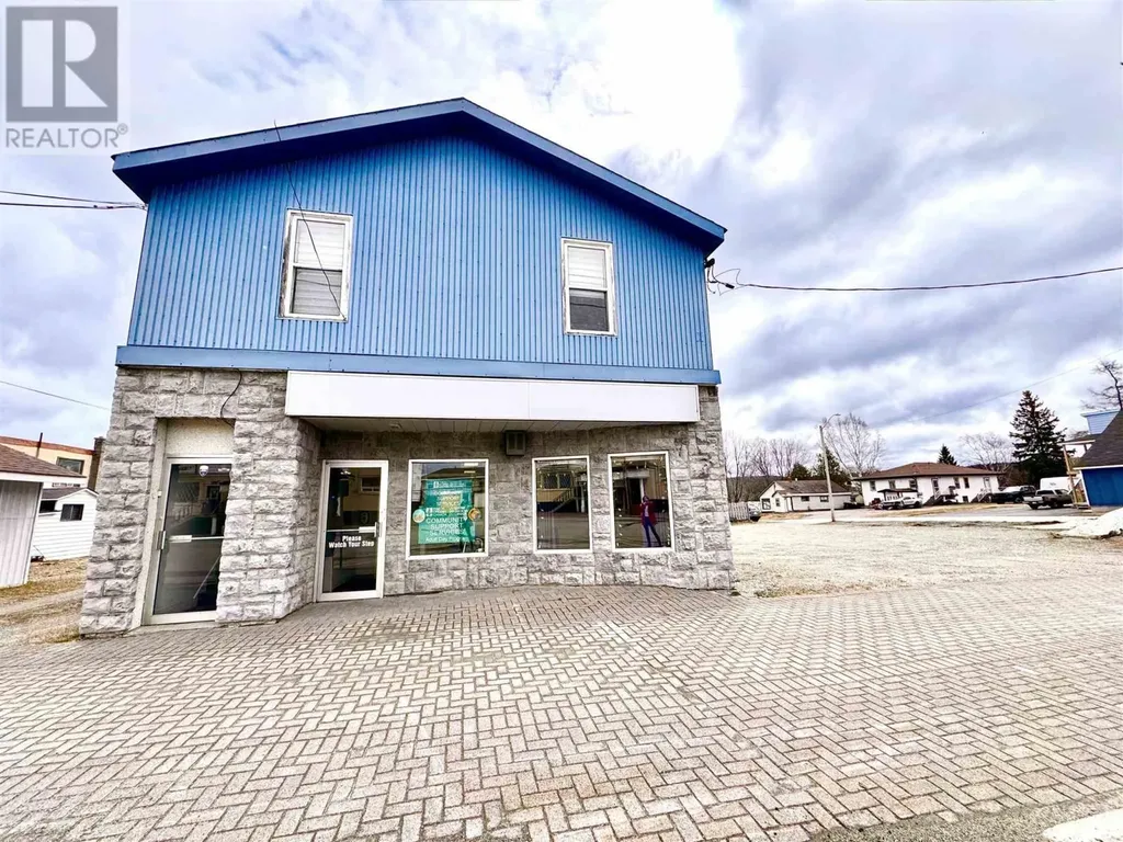 31 - 33 Broadway Avenue Wawa ON P0S 1K0
