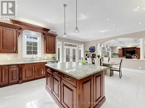 11 Cranborne Chase Whitchurch-stouffville ON L4A 0C6