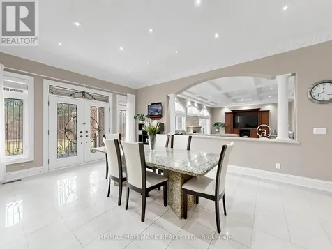 11 Cranborne Chase Whitchurch-stouffville ON L4A 0C6
