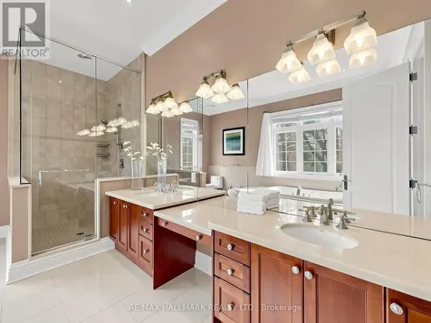 11 Cranborne Chase Whitchurch-stouffville ON L4A 0C6