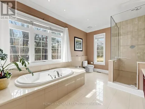11 Cranborne Chase Whitchurch-stouffville ON L4A 0C6