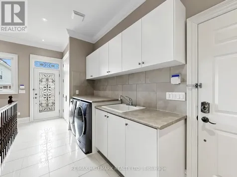 11 Cranborne Chase Whitchurch-stouffville ON L4A 0C6