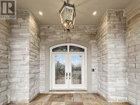 11 Cranborne Chase Whitchurch-stouffville ON L4A 0C6