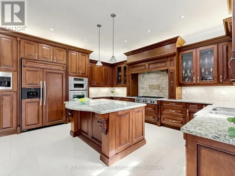 11 Cranborne Chase Whitchurch-stouffville ON L4A 0C6