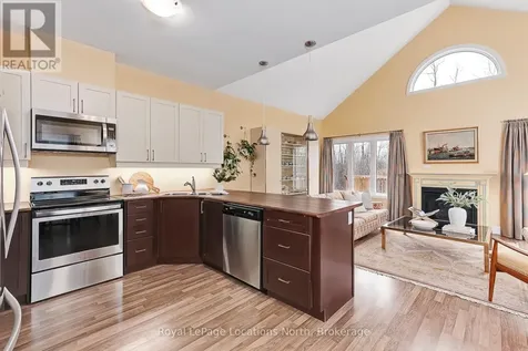 68 Kari Crescent Collingwood ON L9Y 0Z7