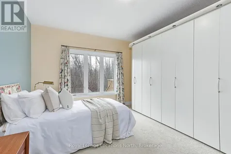 68 Kari Crescent Collingwood ON L9Y 0Z7