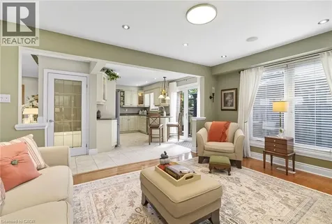 1580 Woodeden Drive Mississauga ON L5H 3S5