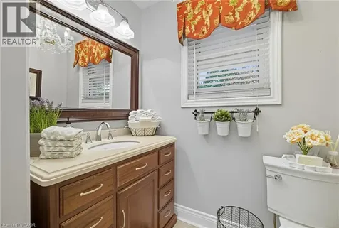 1580 Woodeden Drive Mississauga ON L5H 3S5