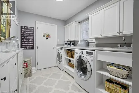 1580 Woodeden Drive Mississauga ON L5H 3S5