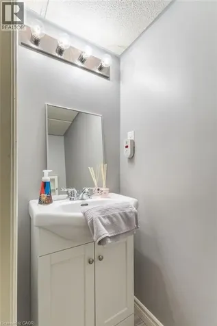 1580 Woodeden Drive Mississauga ON L5H 3S5