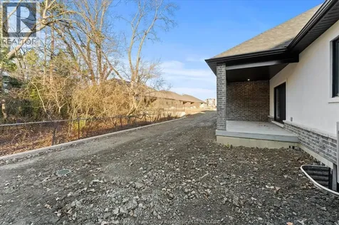 3265 Tullio Drive Lasalle ON N9H 1H3