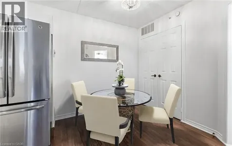 4015 Kilmer Drive Burlington ON L7M 4M4
