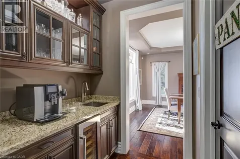 814 Binkley Road Ancaster ON L9H 5E3