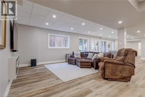 814 Binkley Road Ancaster ON L9H 5E3