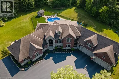 814 Binkley Road Ancaster ON L9H 5E3