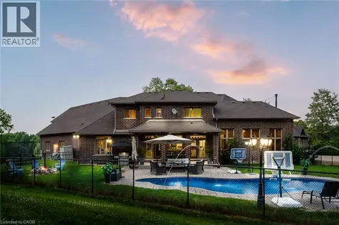 814 Binkley Road Ancaster ON L9H 5E3