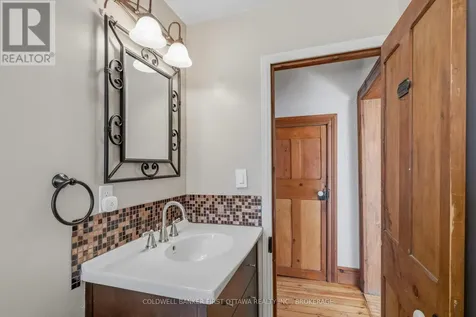 718 Jones Falls Road Rideau Lakes ON K0G 1E0