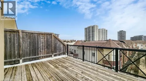 19 Coneflower Crescent North York ON M2R 0A5