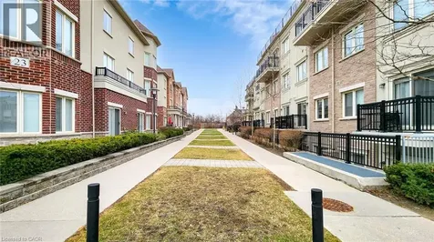 19 Coneflower Crescent North York ON M2R 0A5