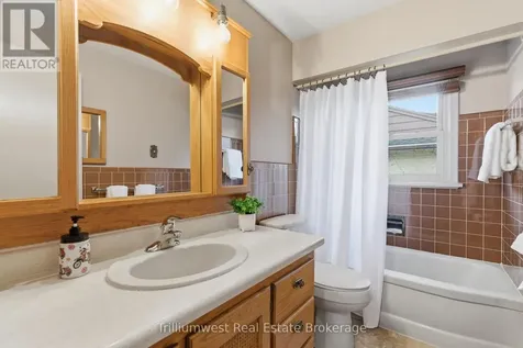 135 Burbank Road Kitchener ON N2B 1E3