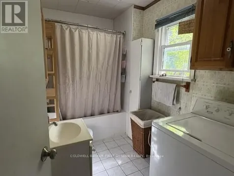 185 Compton Avenue Ottawa ON K2B 5A6