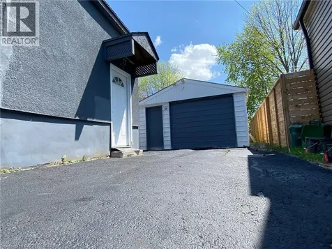 40 Bartlett Street St. Catharines ON L2M 5L1