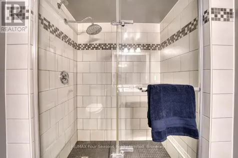 5 Harbour Street East Collingwood ON L9Y 5C5