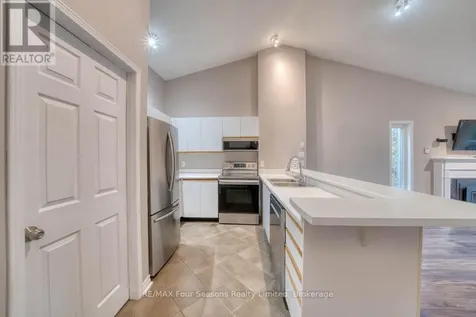 5 Harbour Street East Collingwood ON L9Y 5C5