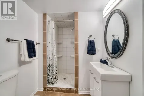 5 Harbour Street East Collingwood ON L9Y 5C5