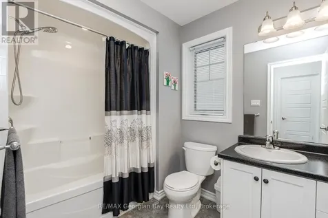 39 Chamberlain Crescent Penetanguishene ON L9M 0A6
