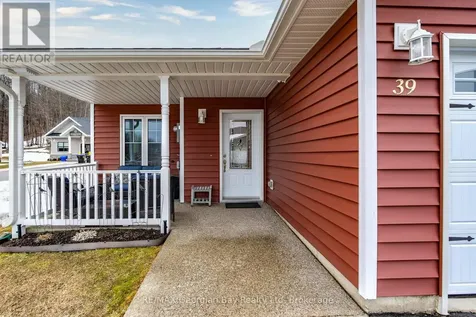 39 Chamberlain Crescent Penetanguishene ON L9M 0A6
