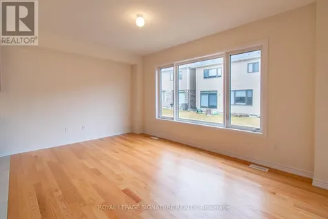 22 Prudhoe Terrace Barrie ON L9S 2Z8