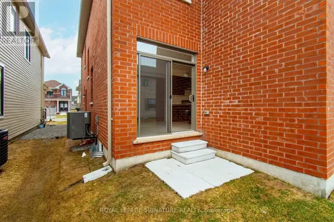 22 Prudhoe Terrace Barrie ON L9S 2Z8