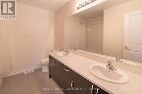 22 Prudhoe Terrace Barrie ON L9S 2Z8
