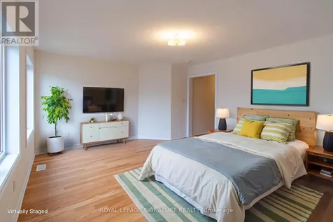 22 Prudhoe Terrace Barrie ON L9S 2Z8