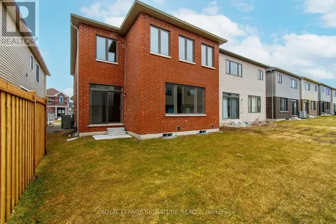 22 Prudhoe Terrace Barrie ON L9S 2Z8