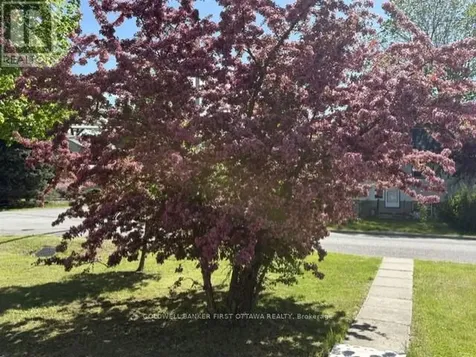 185 Compton Avenue Ottawa ON K2B 5A6