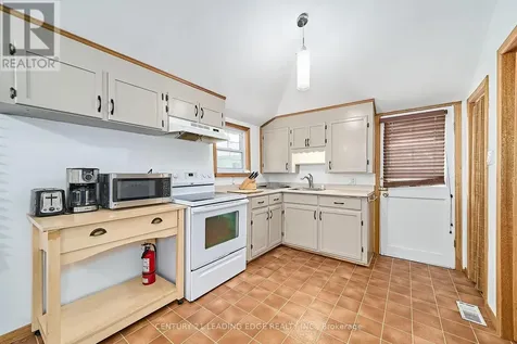 225 Arnott Drive Selwyn ON K0L 1T0