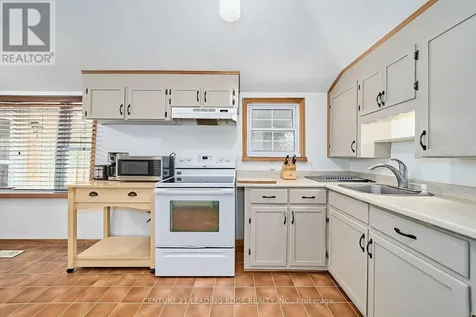 225 Arnott Drive Selwyn ON K0L 1T0