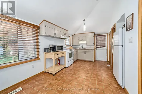 225 Arnott Drive Selwyn ON K0L 1T0