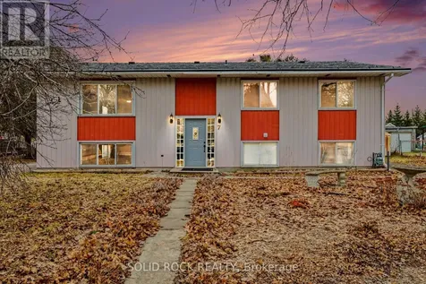 7 Leeds Street Smiths Falls ON K7A 2M6